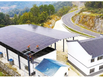 華電在桂首個大型集中式光伏地面電站并網發電