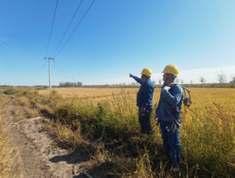 國網伊春供電：竭力當好服務秋收“電管家”